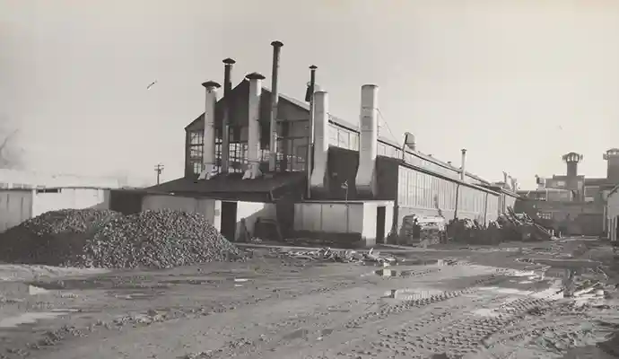 Manufacturing factory in 1923
